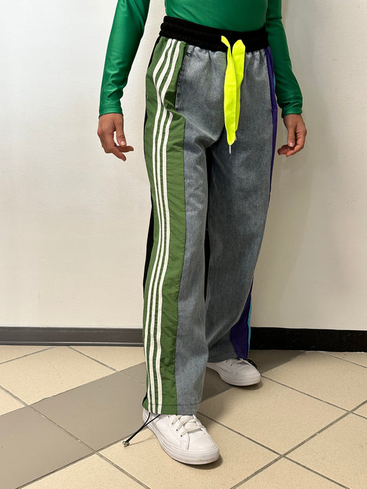 Pantalone modello Adidas richiamo verde
