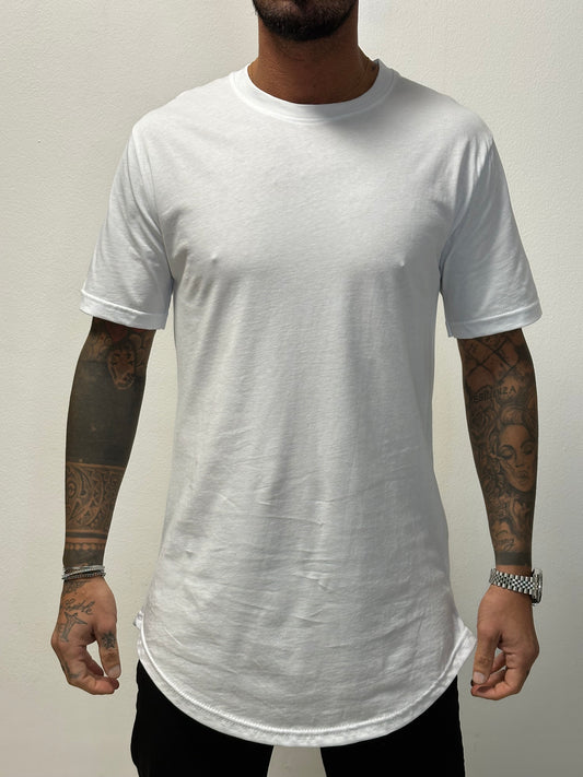 T-shirt over a taglie bianca