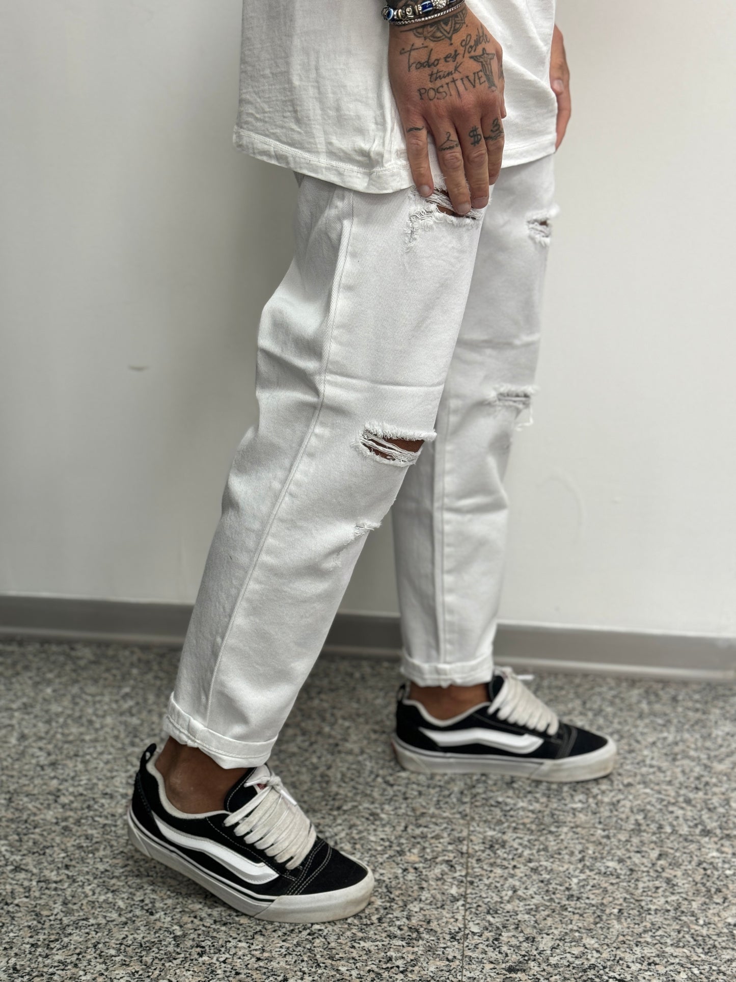 Jeans bianco strappi